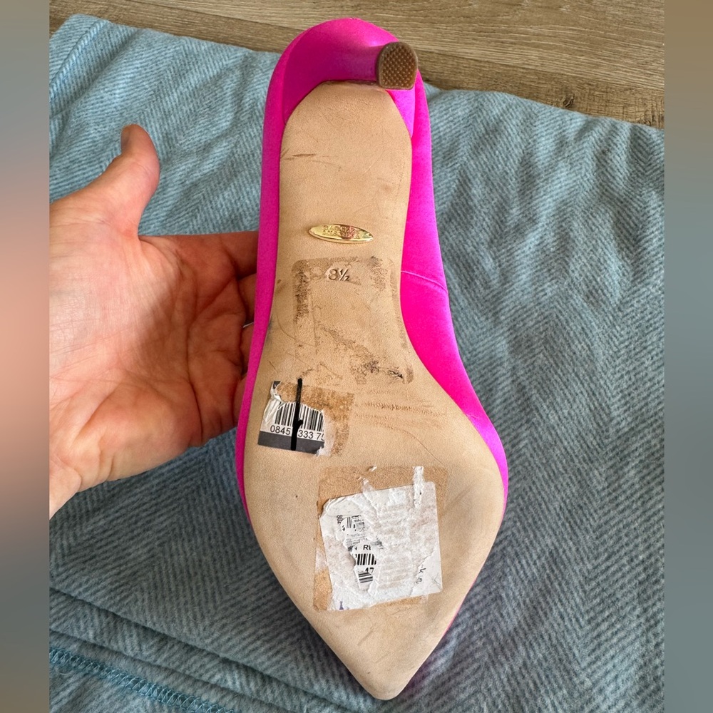 BADGLEY MISCHKA Cher Crystal Embellished Pump in Hot Pink Satin Size US 8.5 - Picture 16 of 16